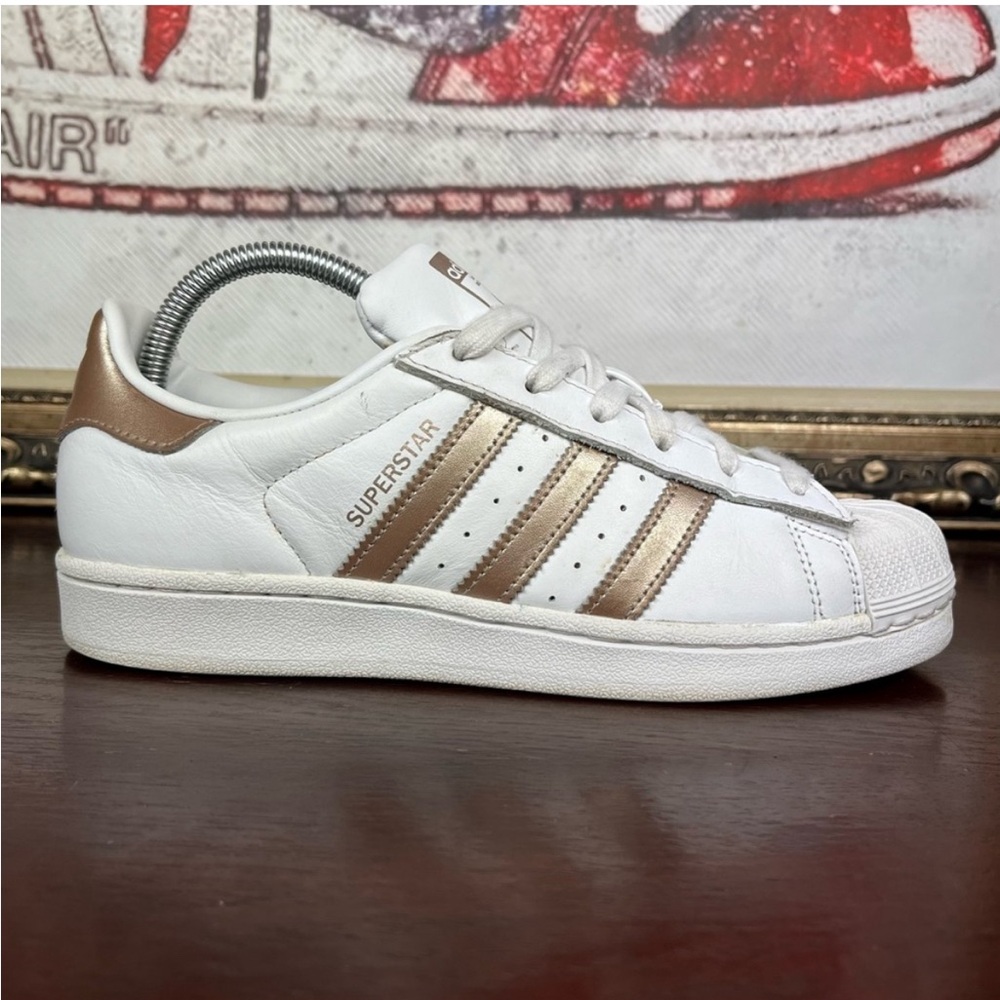 Adidas Women's Superstar Low Top Sneakers Size 7.5 White Rose Gold